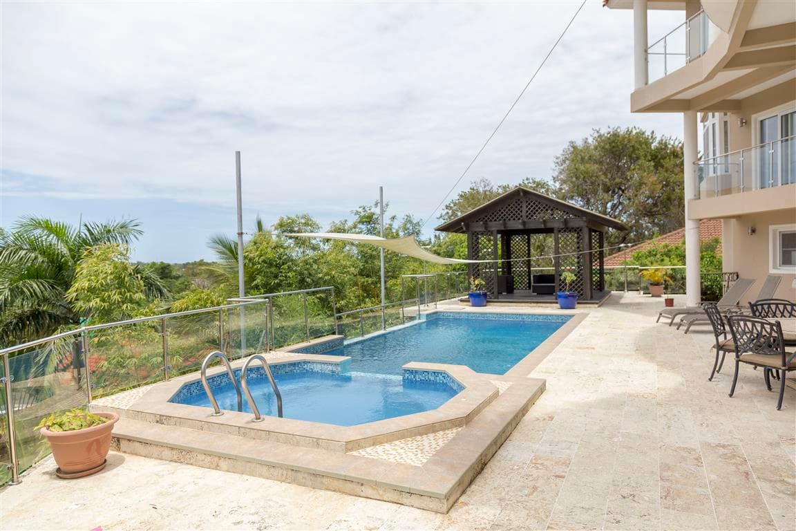 Luxury Villa for Sale in an Exclusive Gated Community - Sosua - Miniatura 2